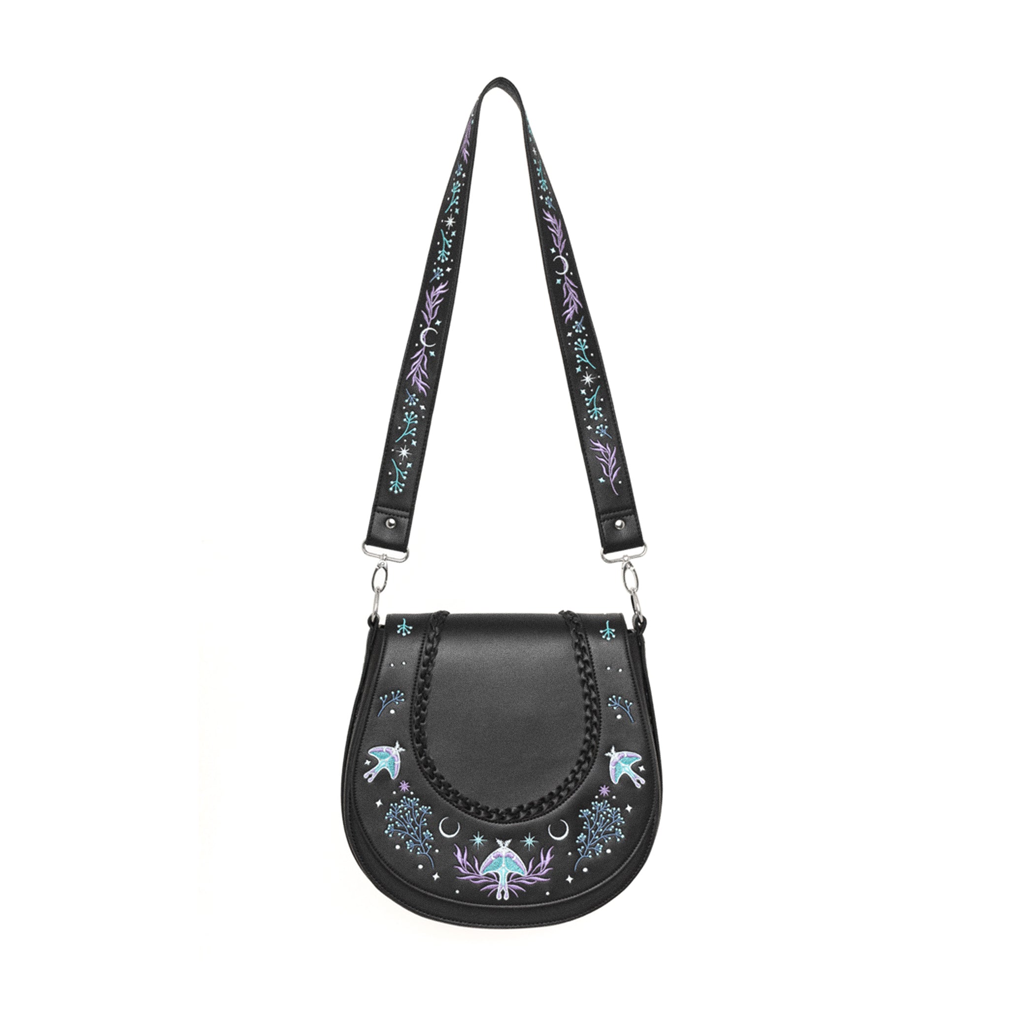 Bolso bandolera con bordado esotérico inspirado en una alforja con detalle trenzado y cinta bordada lateral rígido color negro vista con cinta hombro