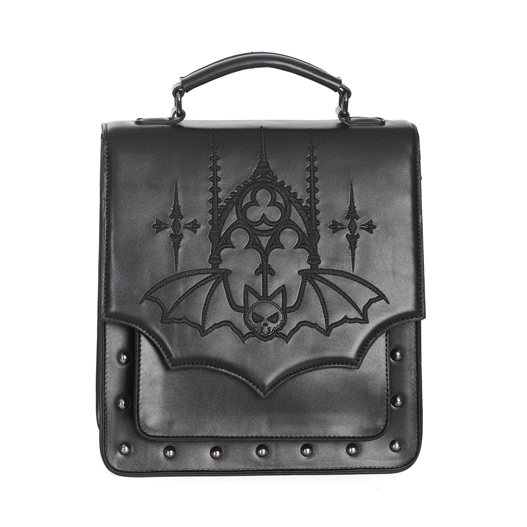 Mochila convertible a bolso bandolera o bolso de mano con bordado y solapa en forma de murciélago y remaches metálicos en la parte frontal vista frontal