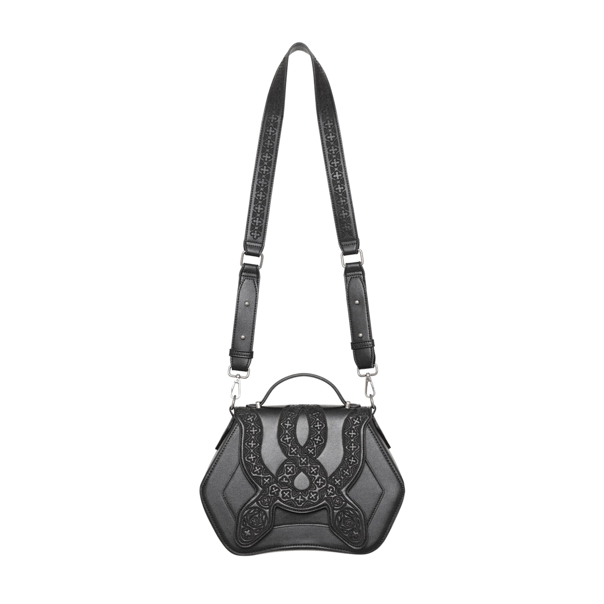 Bolso bandolera rígido con detalle de serpientes bordadas en la parte frontal color negro vista general con correa