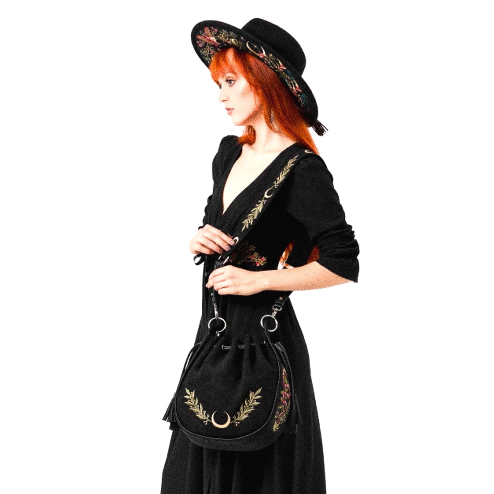  Restyle velvet bucket bag with snake embroidery - model view