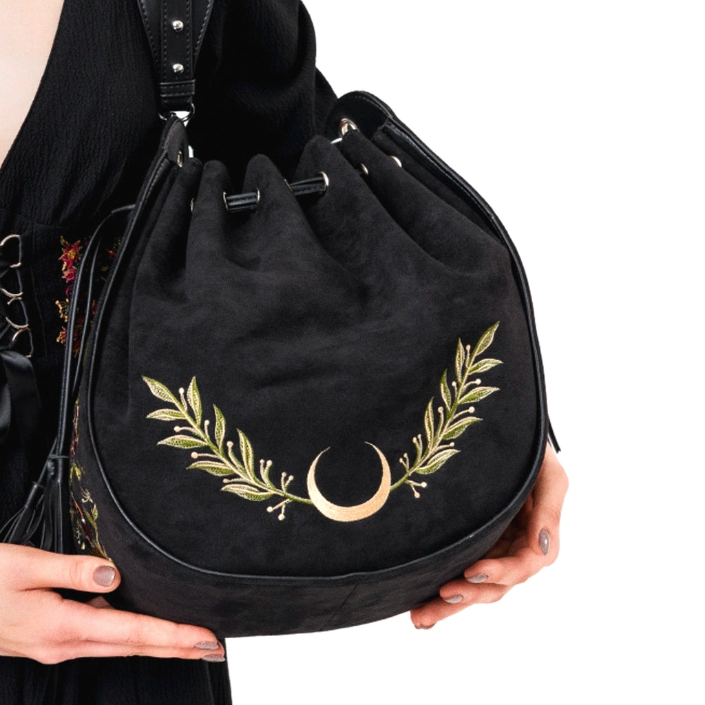  Restyle velvet bucket bag with snake embroidery - front detail