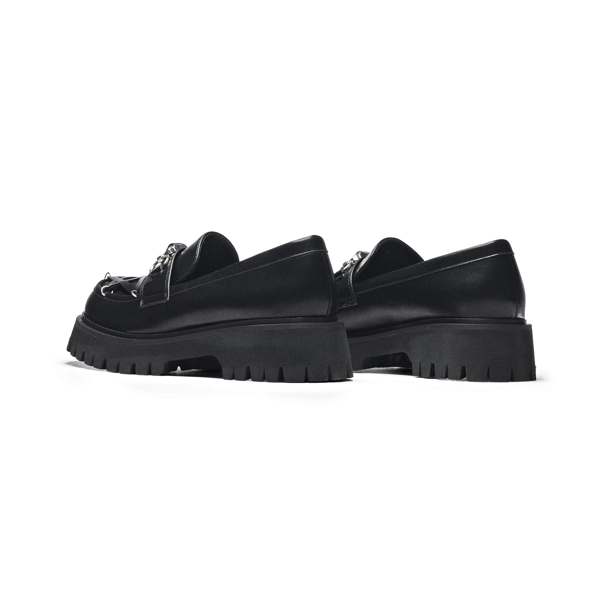 Mocasines para hombre Silent de KOI Footwear en color negro vista par trasero