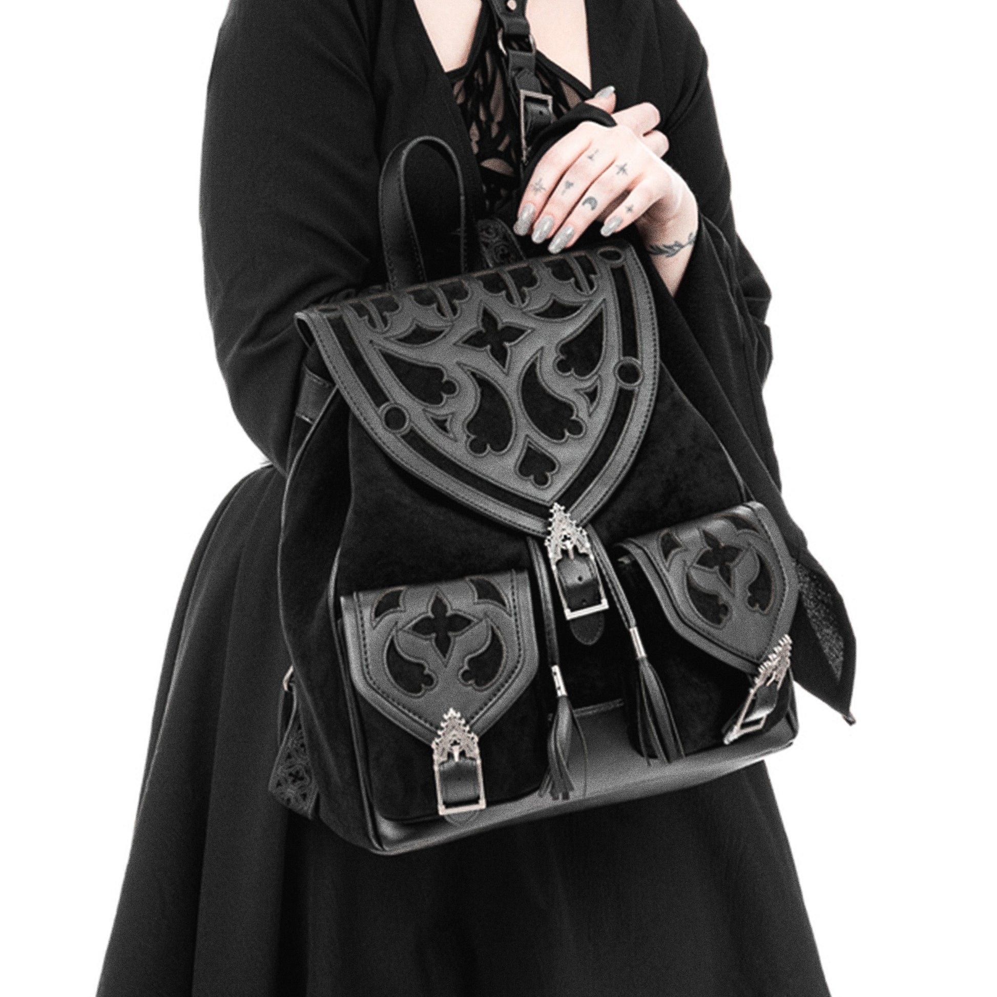 Mochila con motivos medievales Cathedralis Buckle de la marca Restyle en negro vista modelo ángulo