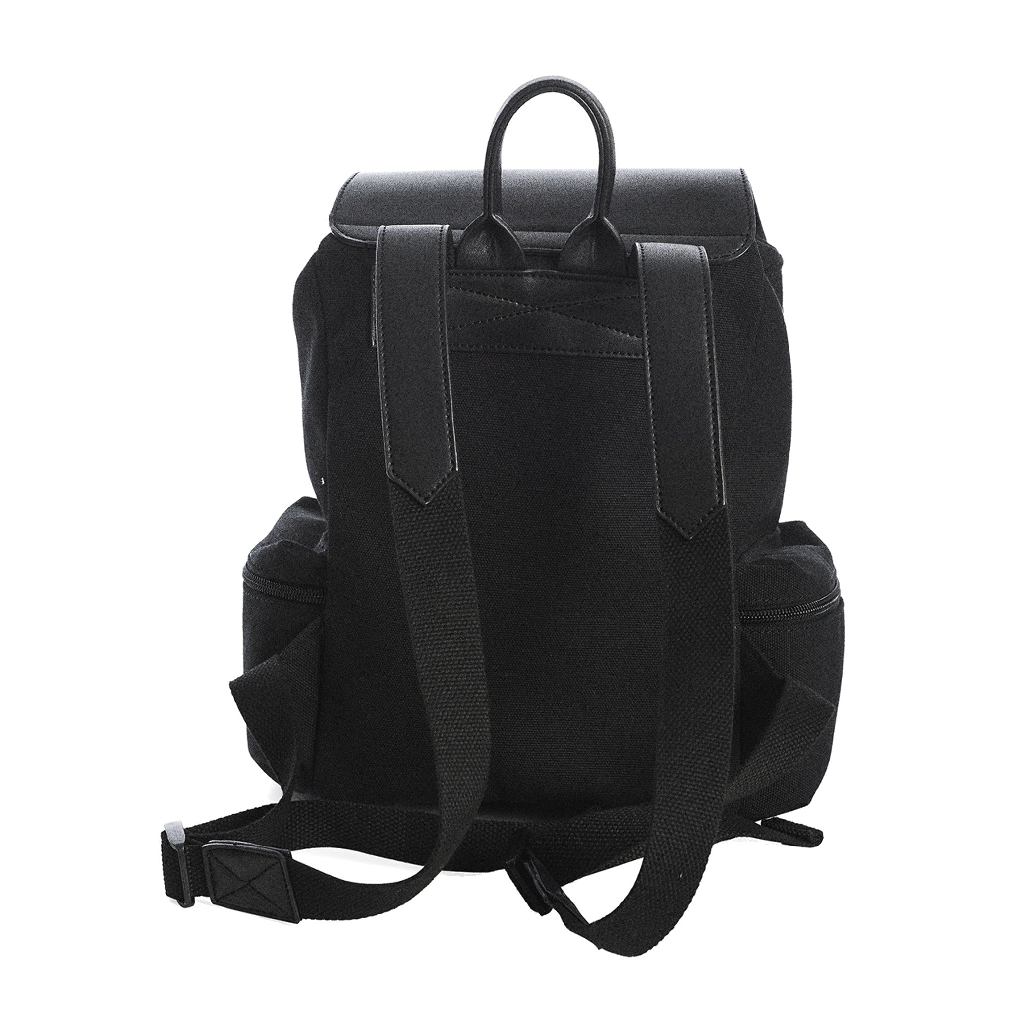 Mochila mediana de lona y piel sintética con solapa en forma de murciélago y detalle de pentagrama metálico modelo Moloch de Banned Alternative vista posterior correas