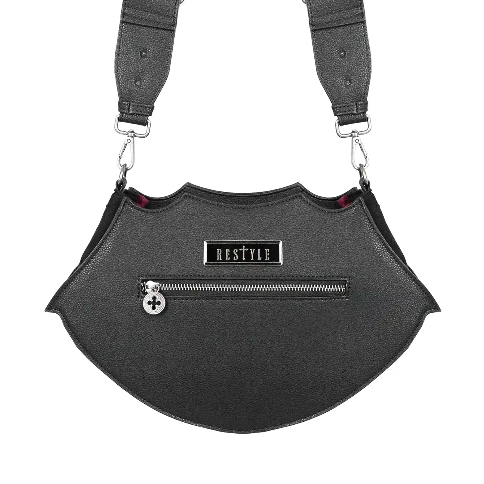 Bolso bandolera rígido fabricado en piel sintética negra con detalles frontales en forma de vitrales rojos con cruces y estética inspirada en las catedrales góticas modelo Bloodveil de Restyle vista posterior