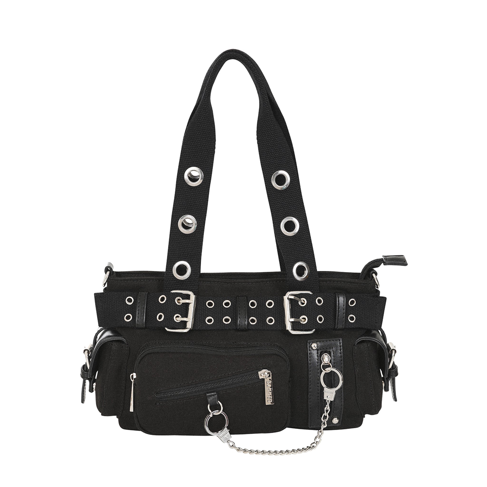 Bolso de hombro gótico punk en lona negra, con cinturón de hebillas, cadena decorativa y ojales metálicos.