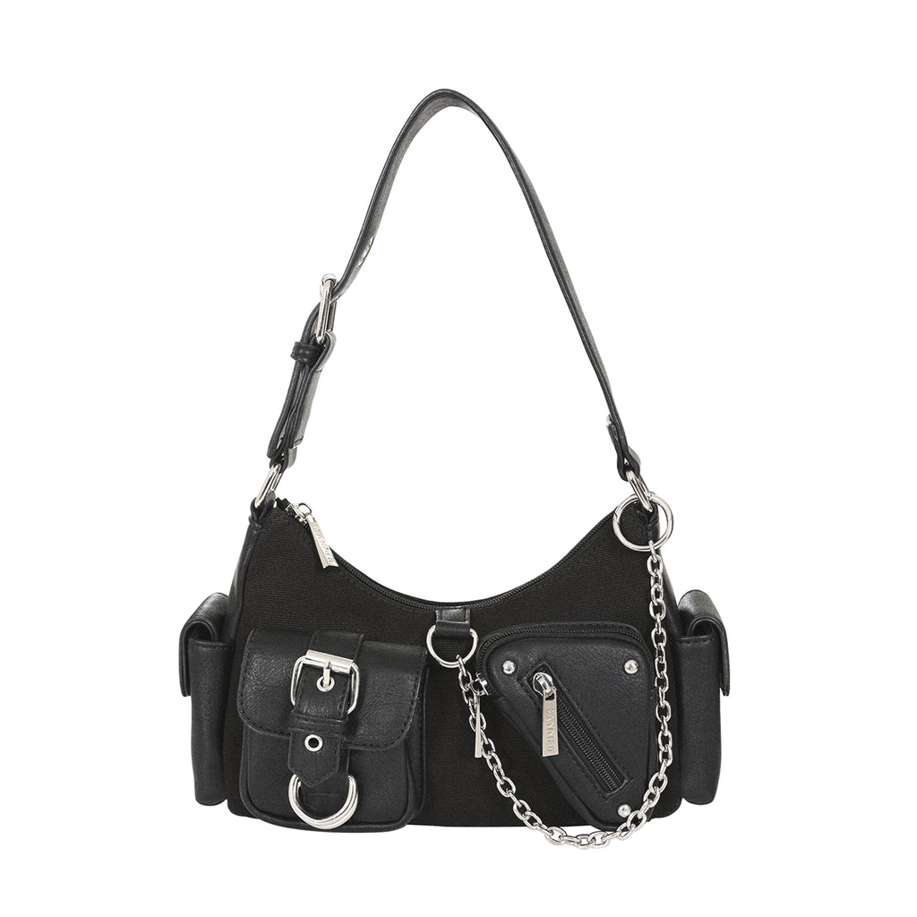 Bolso de hombro gótico Y2K negro con múltiples bolsillos, hebilla, anilla y cadena decorativa.