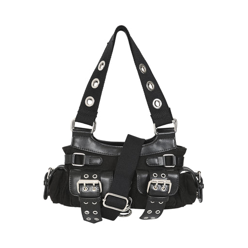 Bolso gótico punk con la correa larga ajustable colocada, listo para usar como bandolera.