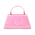 Bolso pin-up The Rumbler de Liquorbrand en color rosa con acabado de brillo y aplique de chevron plateado.