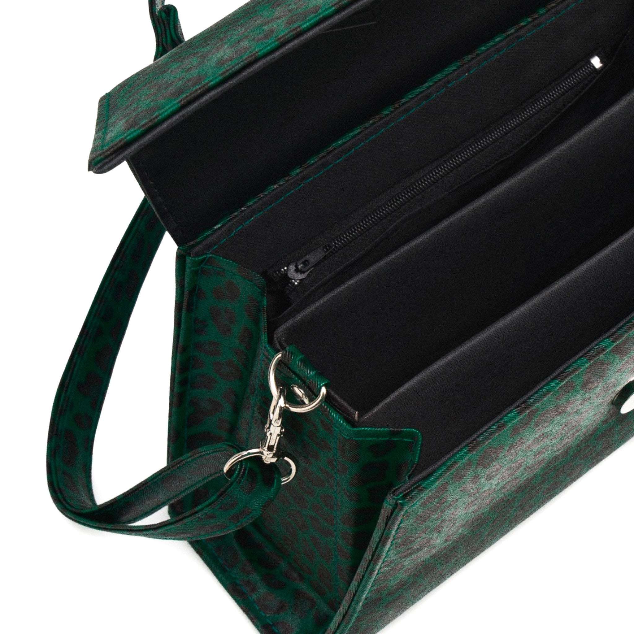  mostrando el forro negro