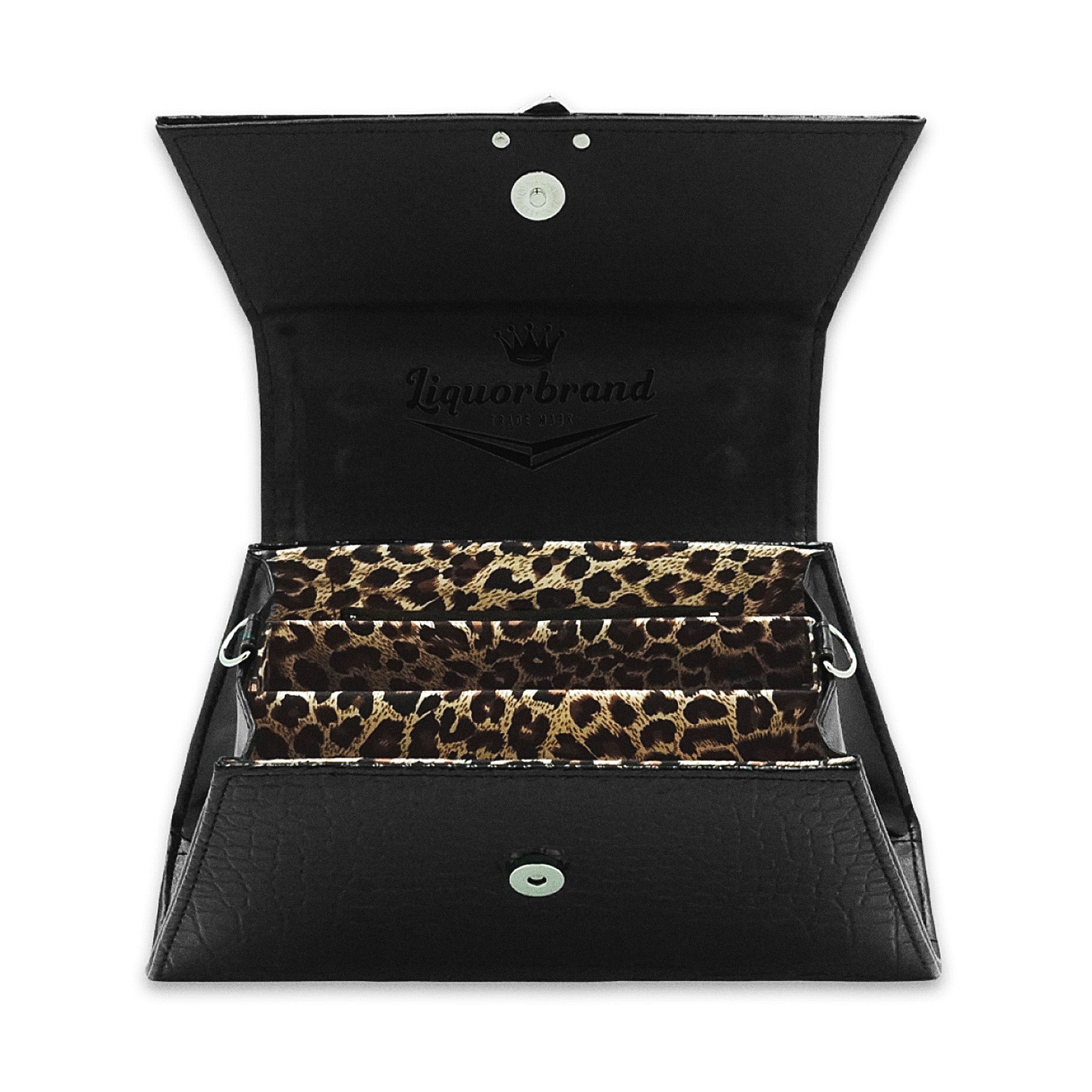  revelando el forro de estampado de leopardo y varios compartimentos.