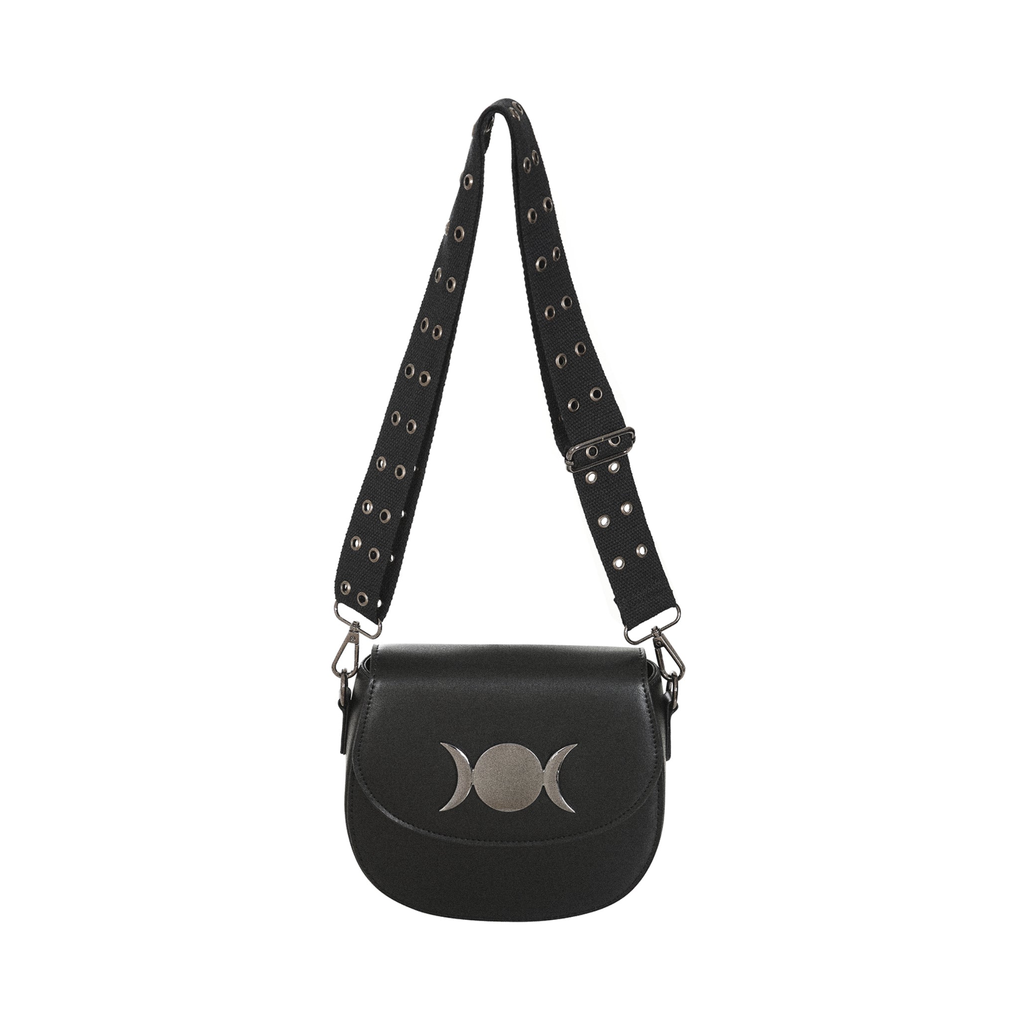 Bolso bandolera gótico negro con emblema de la Triple Luna y correa ancha de tela con ojales.
