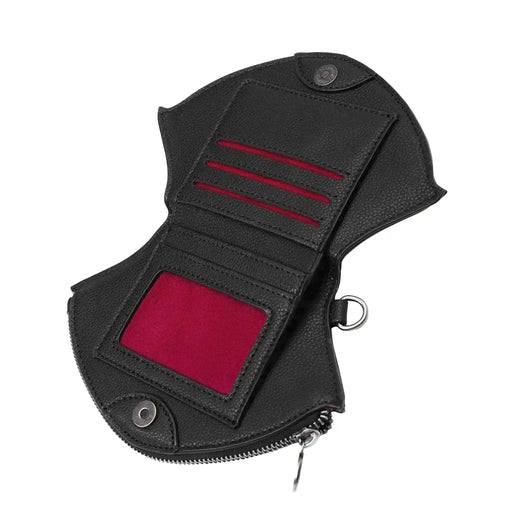 Cartera gótica con vitrales rojos en la parte frontal inspirada en catedrales góticas, con cierre de cremallera para monedas y espacio para tarjetas y billetes modelo Bloodveil de Restyle vista abierta