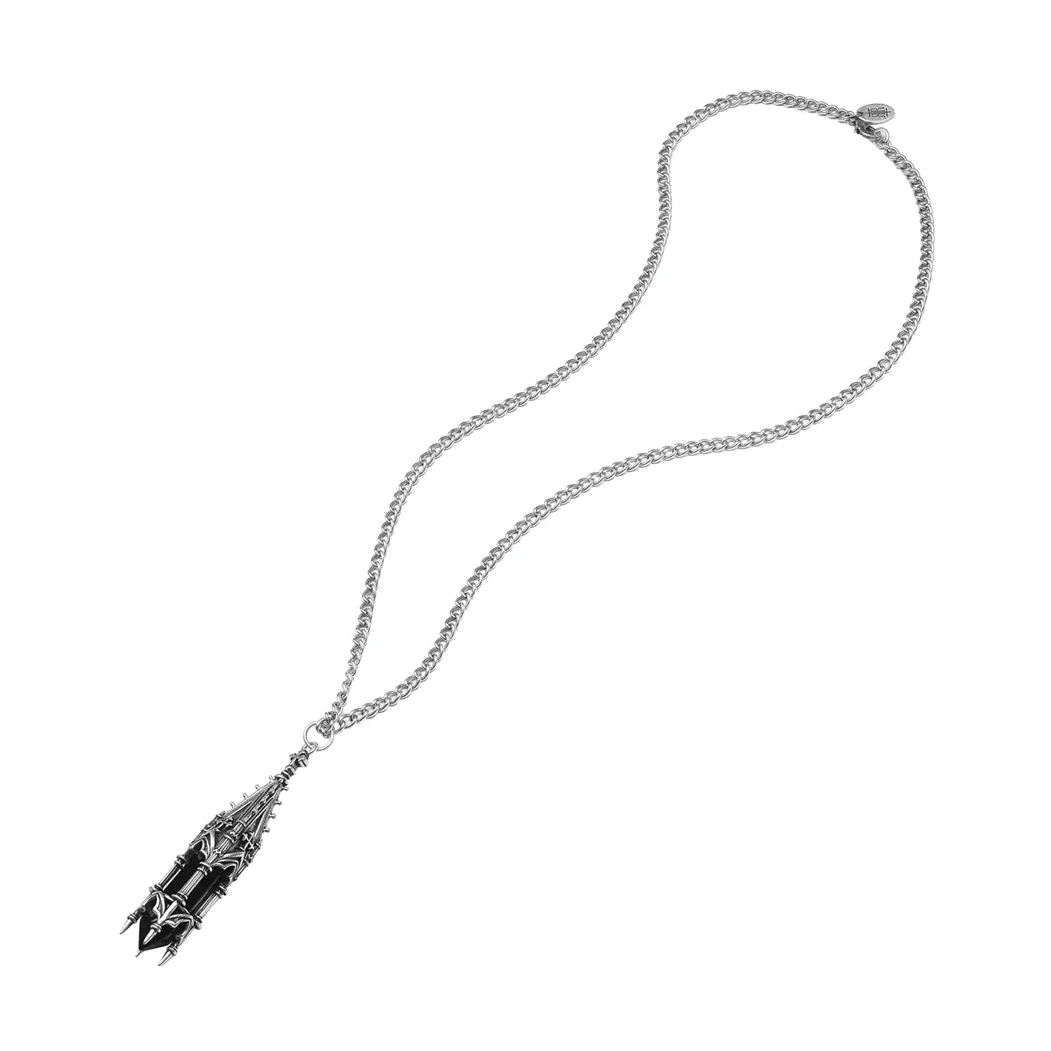 Collar con colgante inspirado en una torre de una iglesia gótica con cruces y ventanales y una piedra negra de vidrio fabricado en latón y bañado en plata de ley vista completa del colgante y la cadena