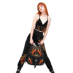 Mochila grande bordada estilo whimsigoth forestcore aesthetic con zorro, flores y medialuna modelo Mystic Fox de Restyle vista con modelo