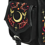 Mochila grande bordada estilo whimsigoth forestcore aesthetic con zorro, flores y medialuna modelo Mystic Fox de Restyle vista detalle de bolsillo lateral