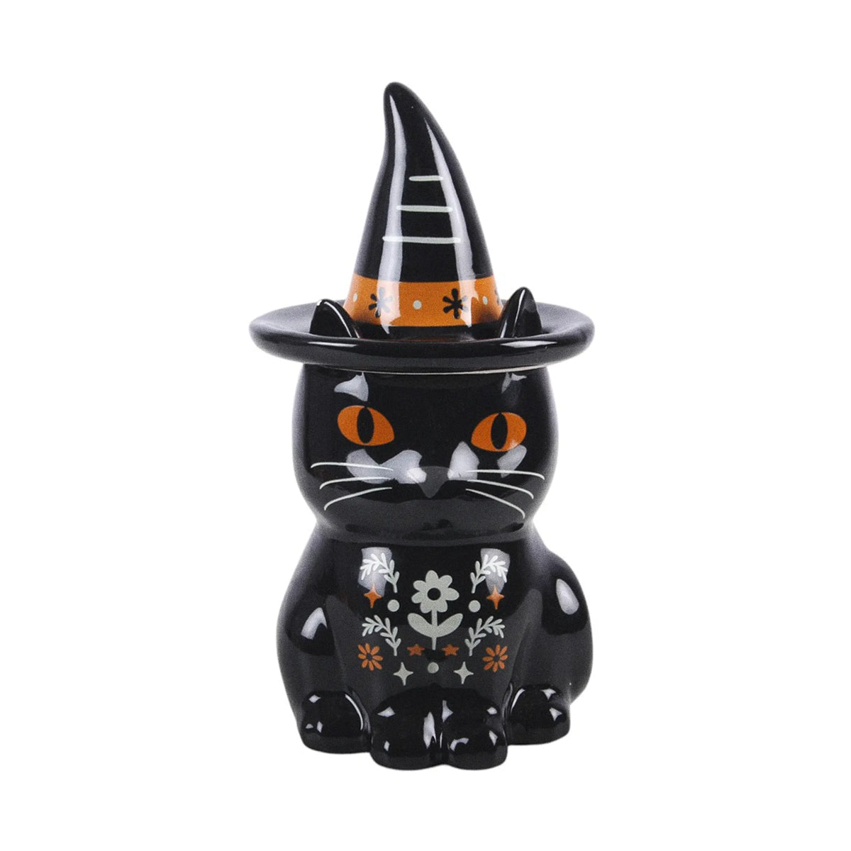 Quemador de aceite en forma de gato negro con gorro de brujo con florecitas y decoración estilo halloween y otoñal vista frontal sobre fondo blanco.