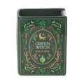 Jarrón verde Green Witchy Book of Spells de cerámica estilo witchy, whimsical y fairycore de cerámica para las amantes de los libros vista frontal sobre fondo blanco. 