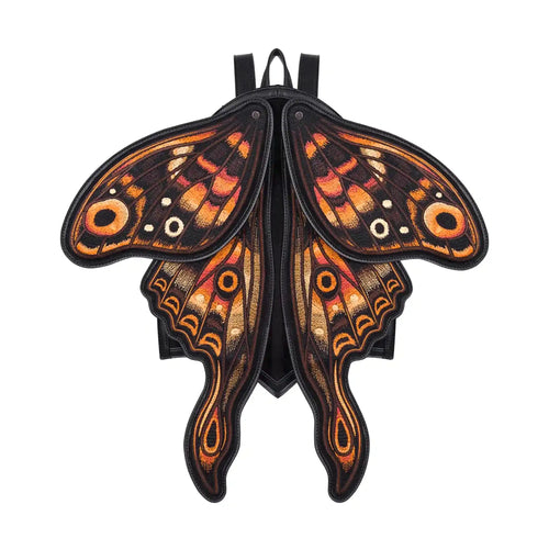 Mochila con forma de polilla y alas móviles con impresionante bordado en tonos fuego fabricada en tejido vegano vista con alas cerradas frontal