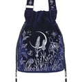 Bolso bandolera tipo saco en terciopelo azul medianoche con bordado celestial de luna y elementos naturales del bosque modelo Lunar Eclipse de Restyle vista frontal