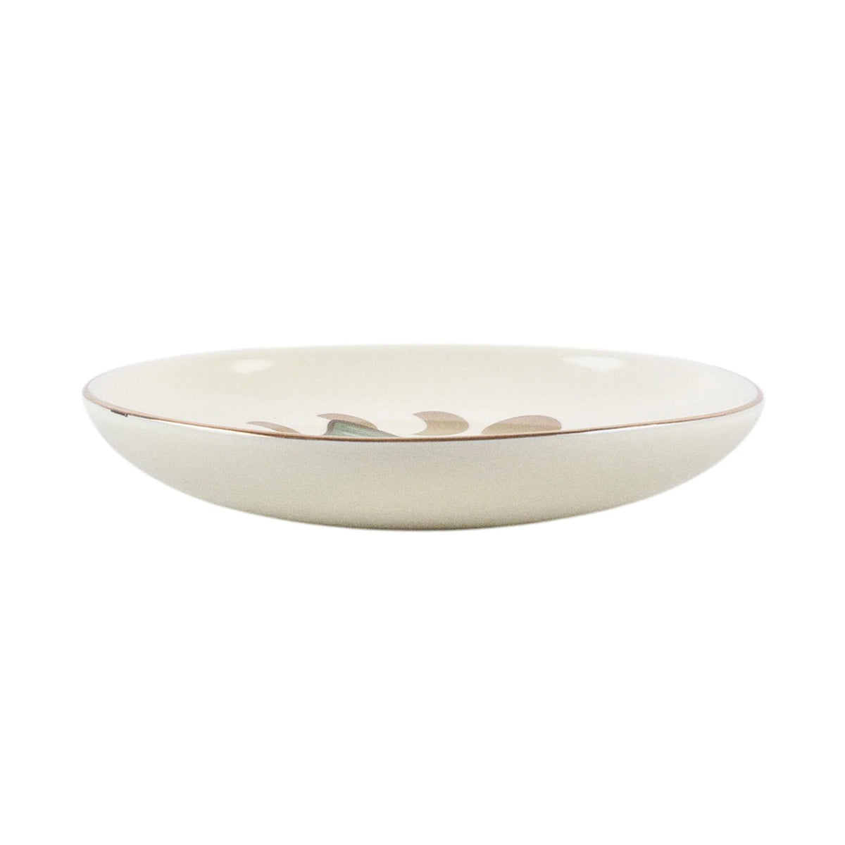 Plato joyero redondo con diseño de polilla verde y marrón y fases lunares en acabado metalizado dorado vista lateral del grosor del plato sobre fondo blanco.