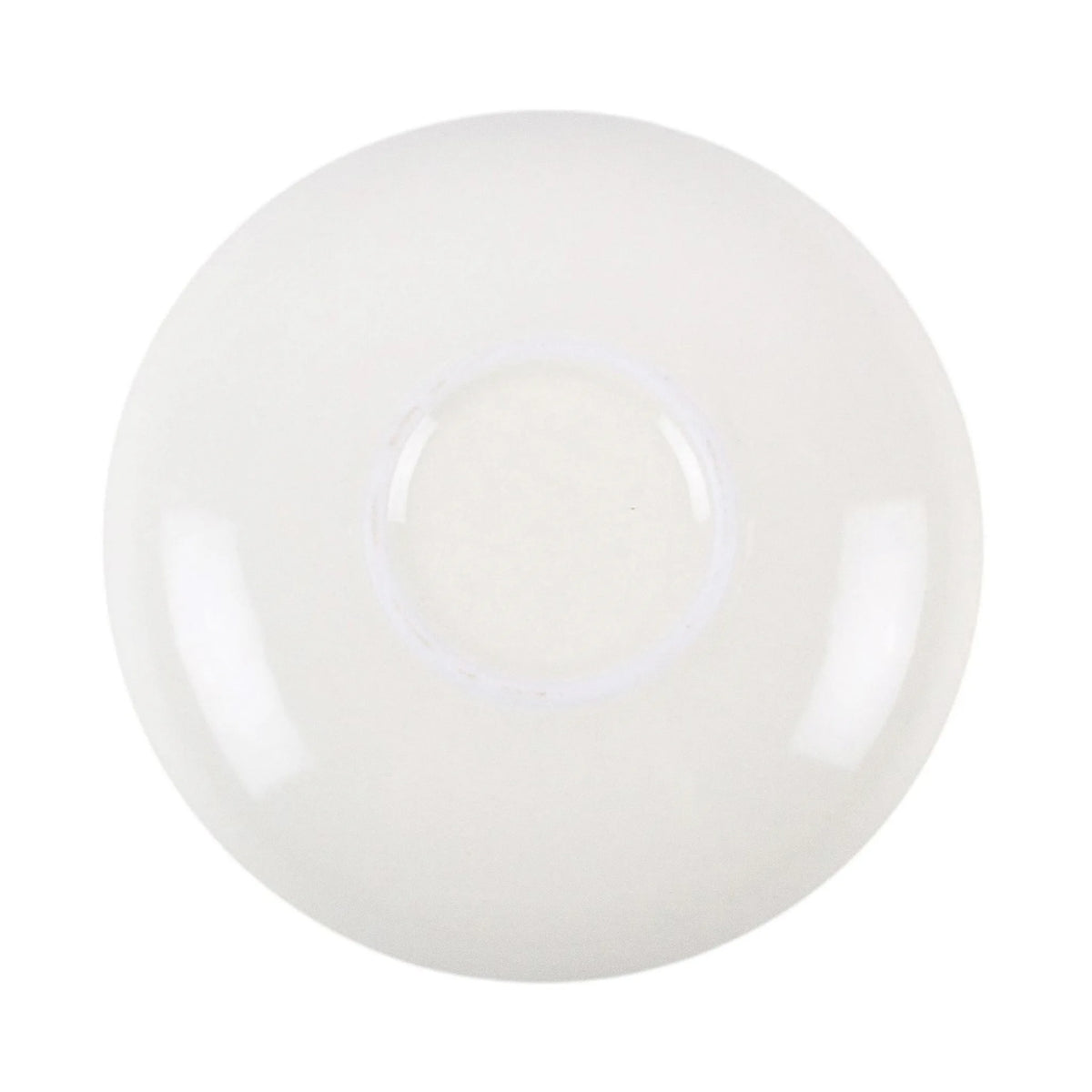 Plato joyero redondo con diseño de polilla verde y marrón y fases lunares en acabado metalizado dorado vista de la parte de abajo sobre fondo blanco.