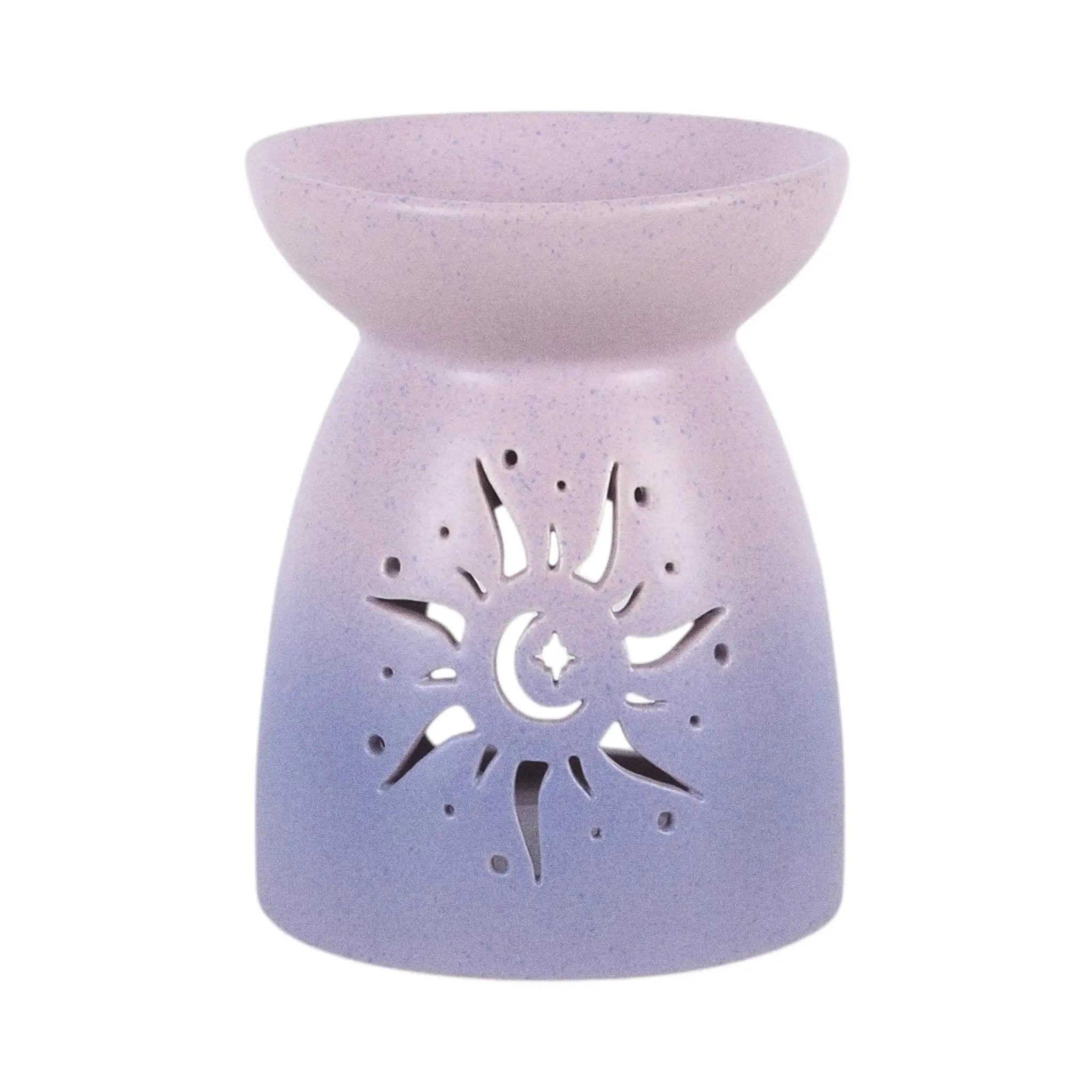 Quemador de aceite con forma clásica en color morado degradado y cut out en forma de sol estilo hippy vista frontal sobre fondo blanco.