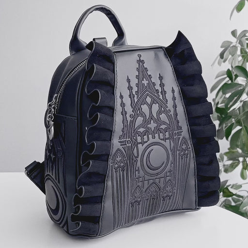 Video de detalles de mochila Midnight Moon de Restyle con volantes y bordado de catedral y luna
