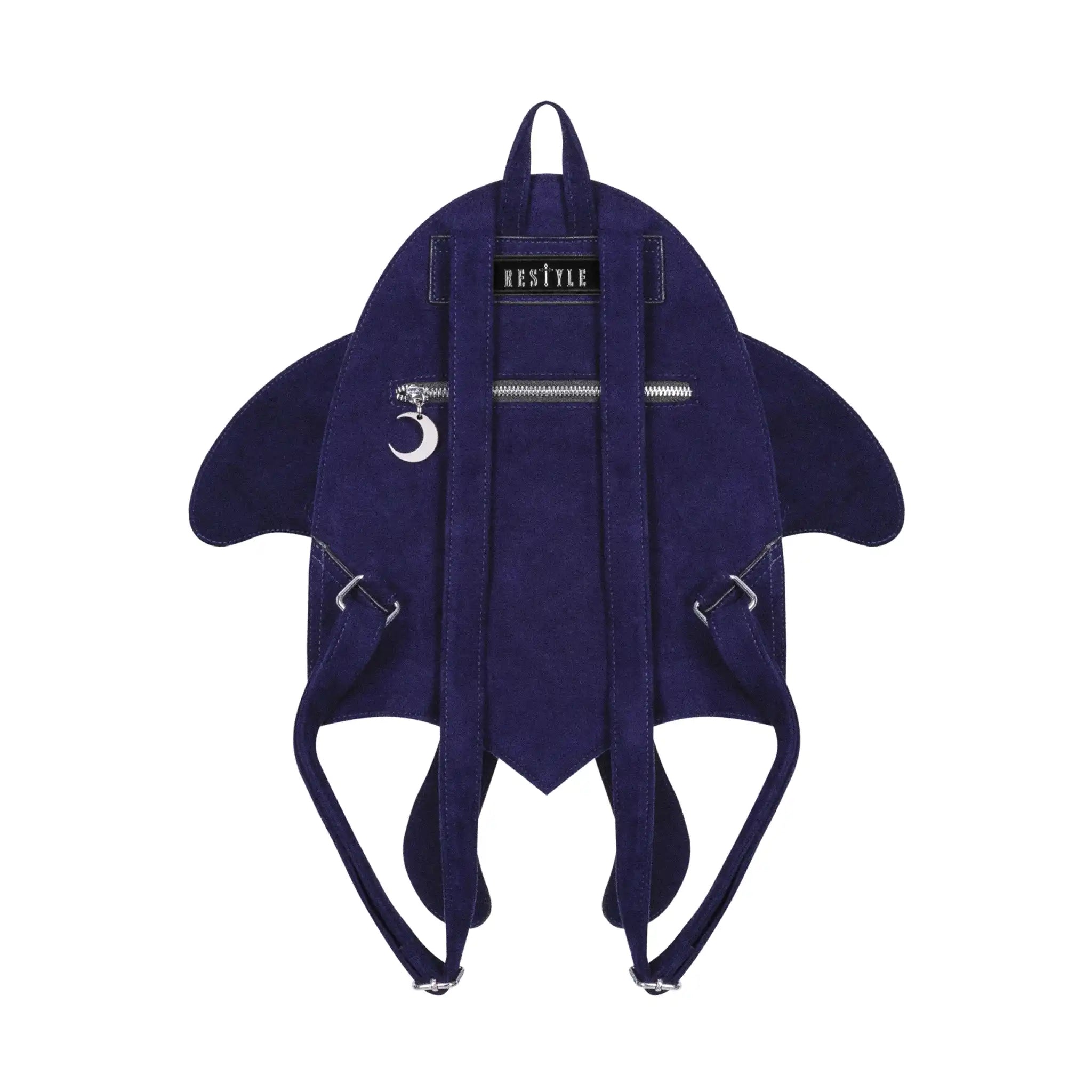 Mochila con alas bordadas en forma de polilla con capacidad de cambiar de posición en tonos azules y violetas estilo whimsigoth y fairycore modelo Sapphire Moth de Restyle vista posterior