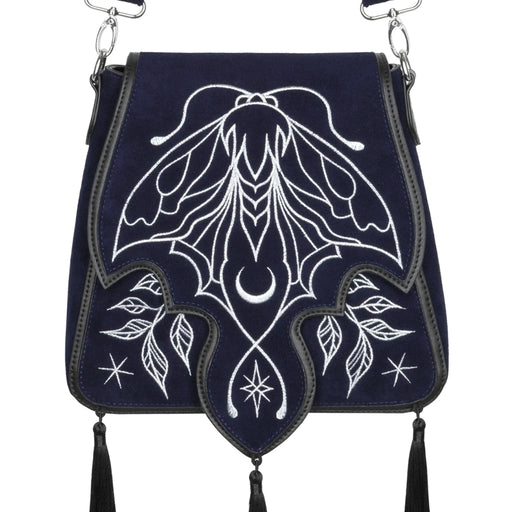 Bolso rígido en azul medianoche con ribetes en negro, bordado en tonos plateados con un diseño celestial de polilla, luna, estrellas y vegetación estilo whimsigoth. Borlas decorativas en la solapa. Vista frontal de cerca