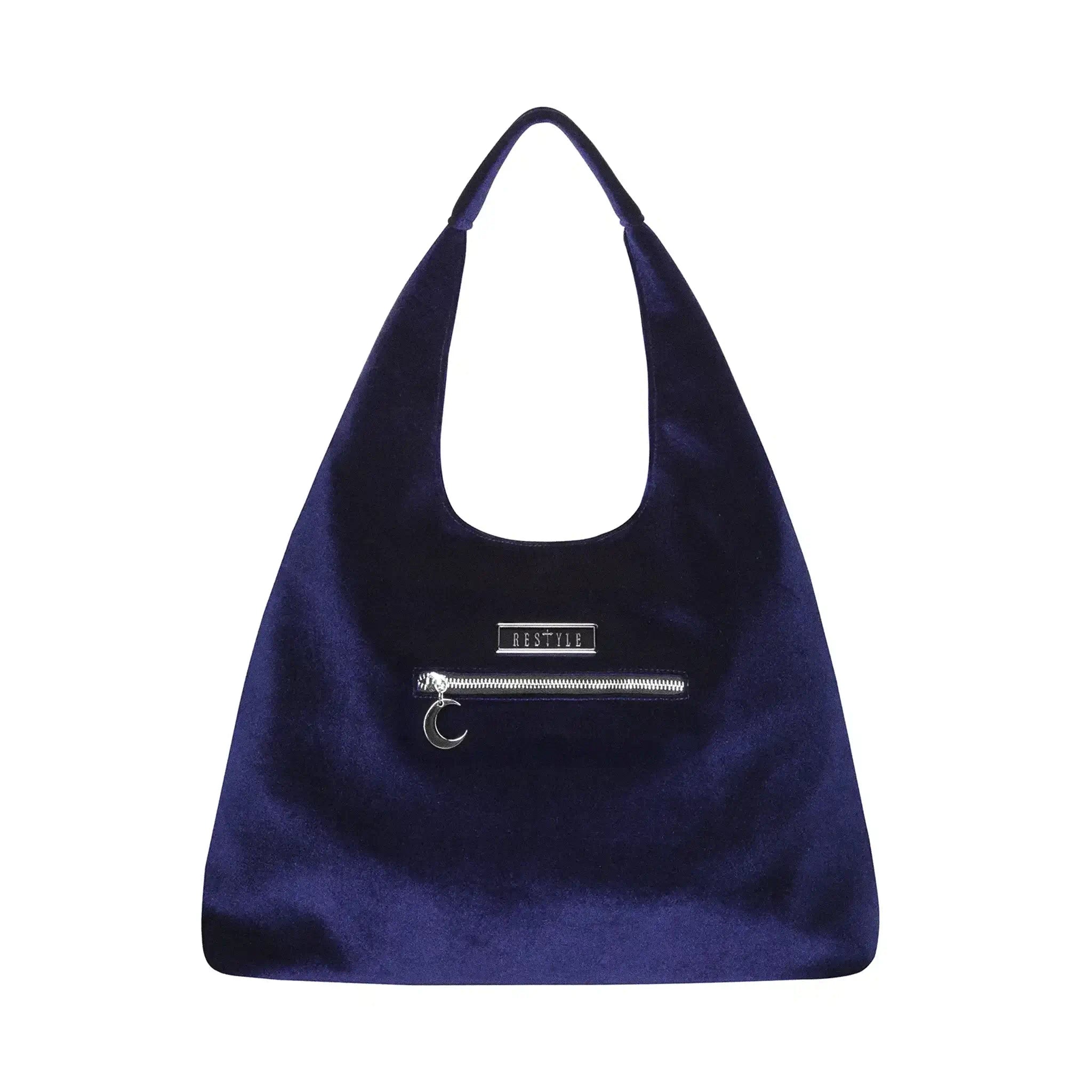 Bolso hobo en color azul medianoche con bordado en hilo plateado de luna, polilla y jardín del bosque tipo tote vista posterior