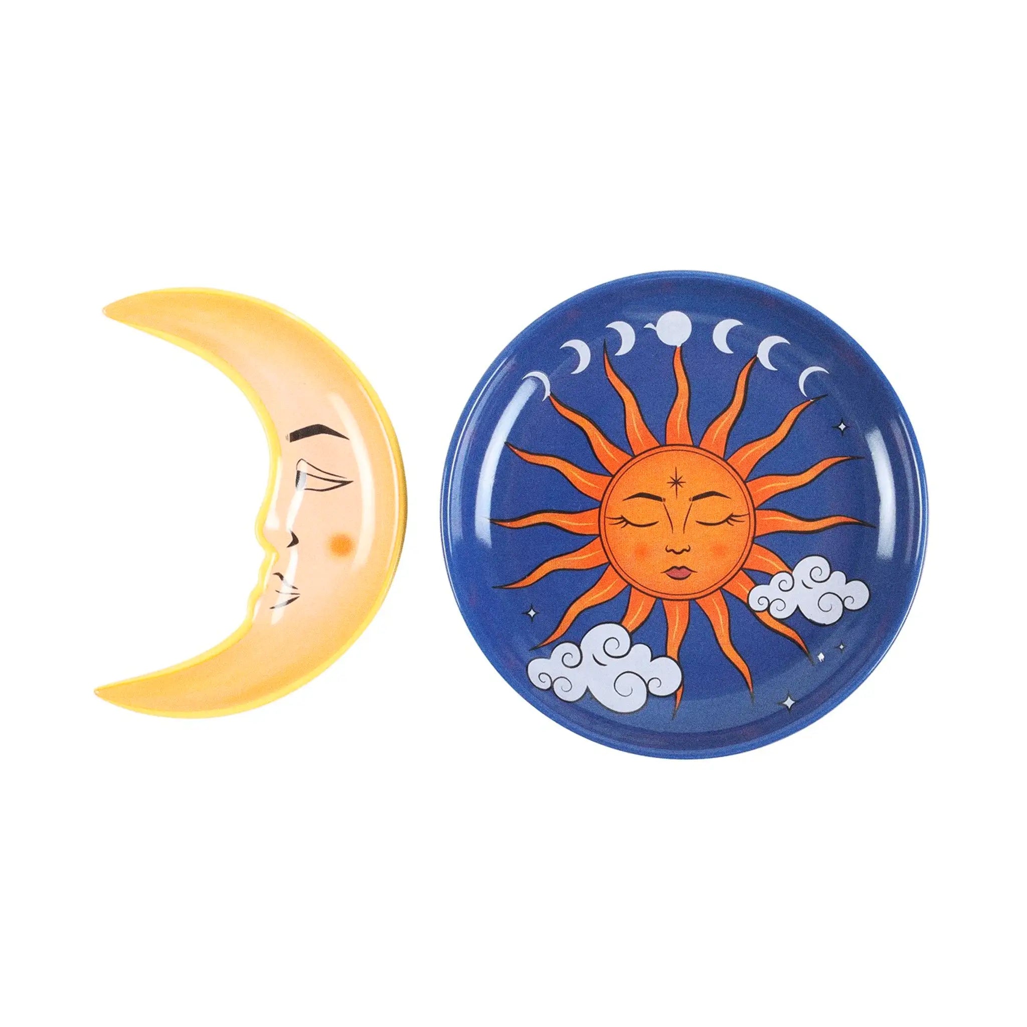 Plato apilable con forma de sol y luna estilo whimsical separados uno al lado del otro.
