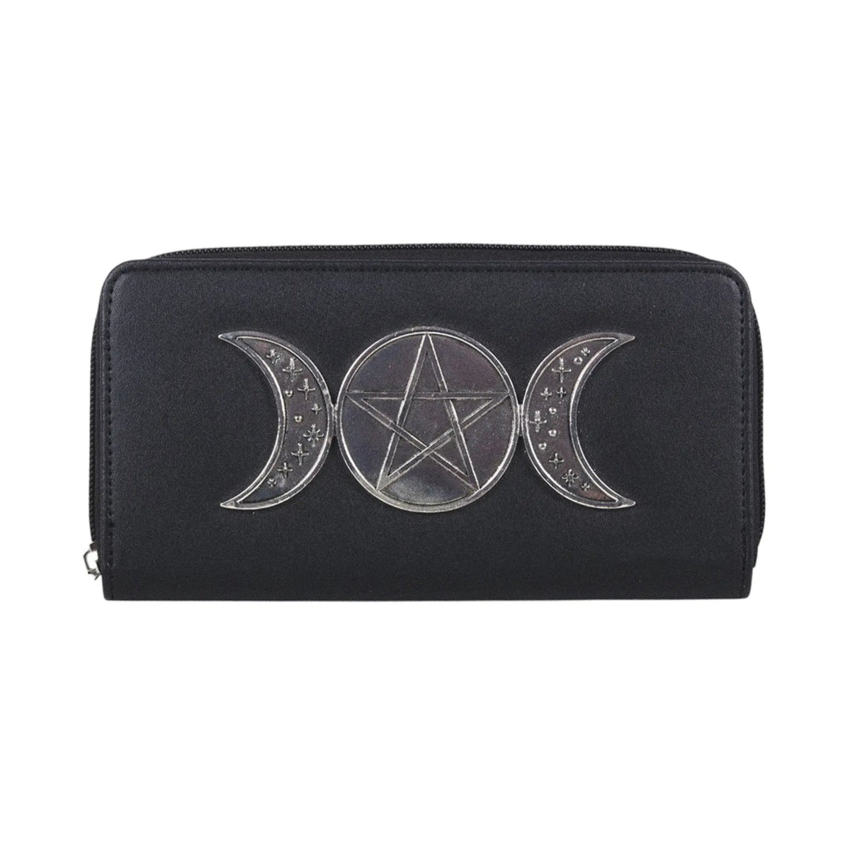 Cartera con adorno metálico frontal de triple luna y pentagrama sobre piel sintética negra con cierre de cremallera vista frontal sobre fondo blanco.