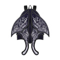 Mochila con alas móviles bordadas en plateado sobre un fondo azul medianoche con detalles contrastados en negro estética whimsigoth y fairycore modelo Umbra Noctis de Restyle vista frontal